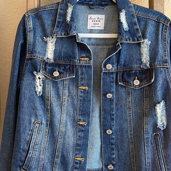 Denim jacket 🩵 - Picture 2 of 4